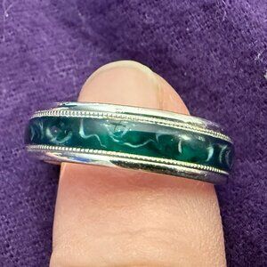 Green "marble: ring
